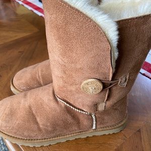 Ugg boots worn 1 time clean and like new